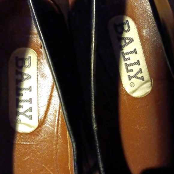 BALLy  SLIP ON LOAFERS   DRESS SHOES  WITH TASSELS  BLACK LEATHER  SIZE 8 - Picture 2 of 14